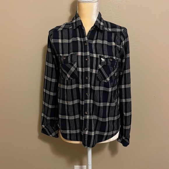 ABERCROMBIE & Fitch Navy and White Plaid Button Down Flannel Shirt Size XS - Picture 1 of 6